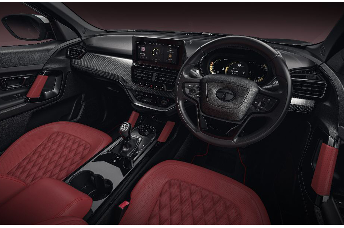 Tata Harrier, Safari Red Dark interior